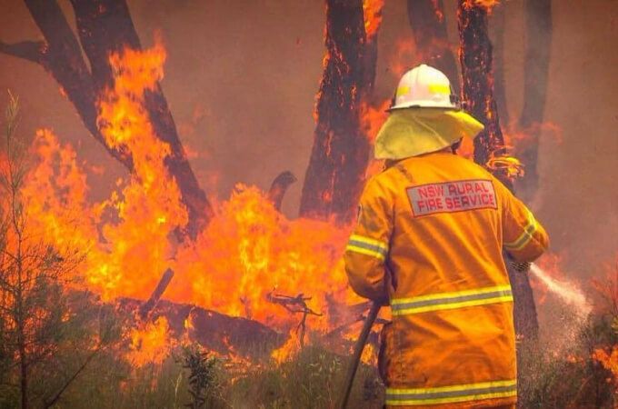 NSW Fire Richardson Rd by Grant McIntyre